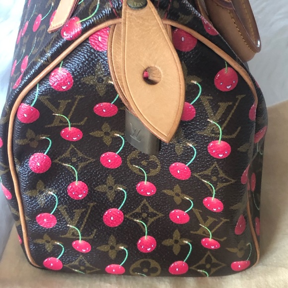 🛑SOLD other site 🛑Vintage limited edition🍒🍒bag - Picture 4 of 8